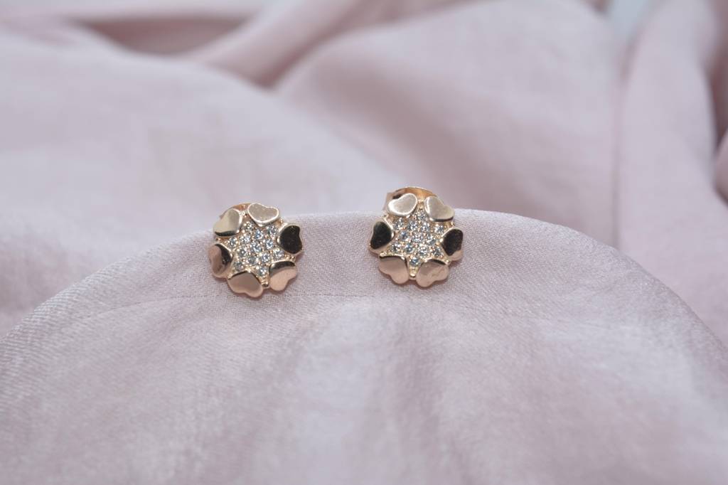 Radiant Starlight Hearts Earrings : 1111