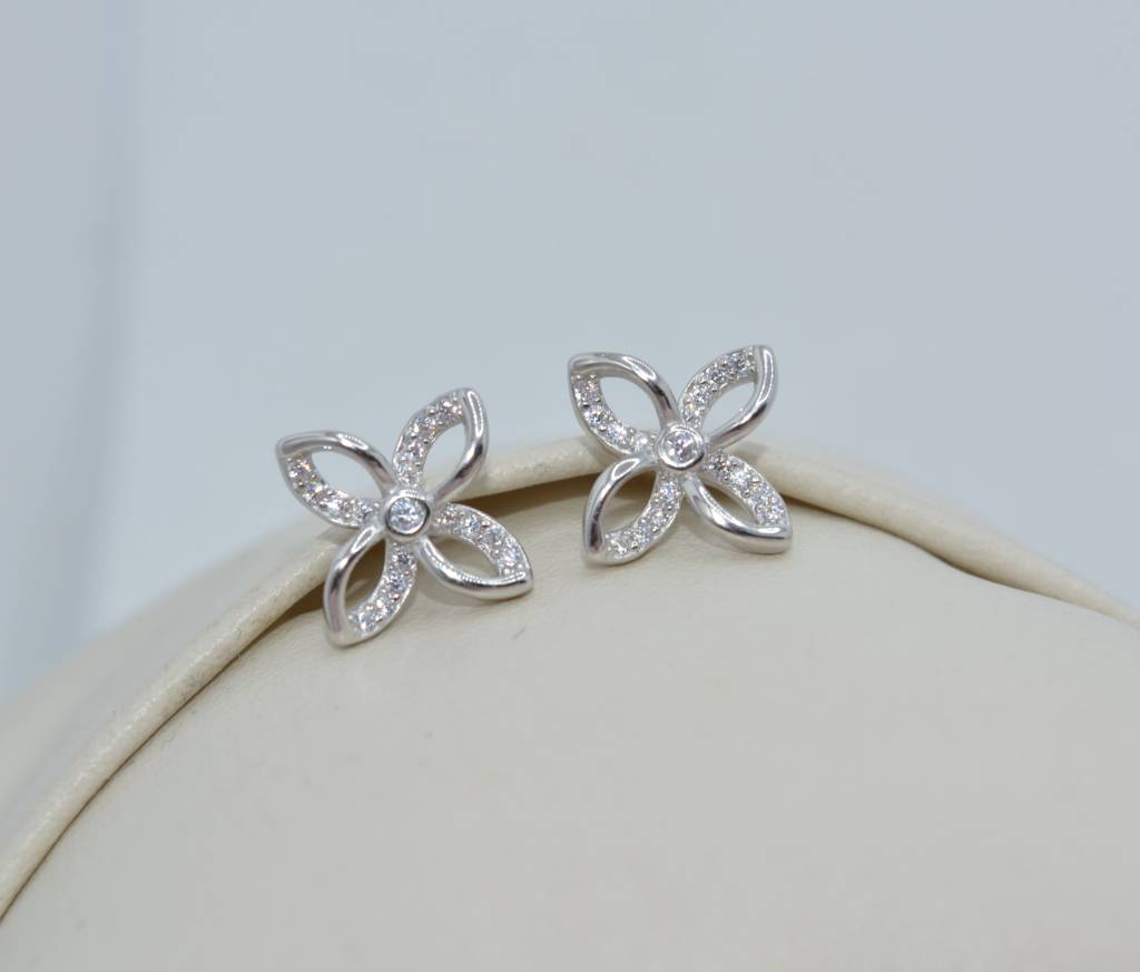 Whimsical Bloom Earrings : 1114