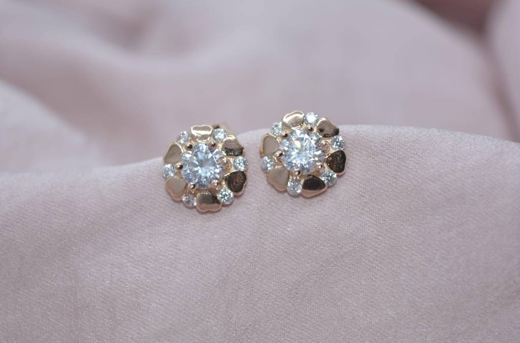 Heartfelt Radiance Earrings : 1118