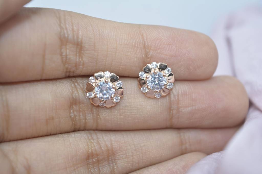 Heartfelt Radiance Earrings : 1118