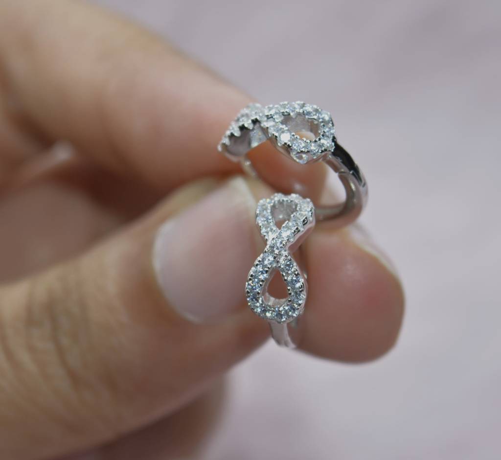 Infinity Circle Hoop Earrings : 1134