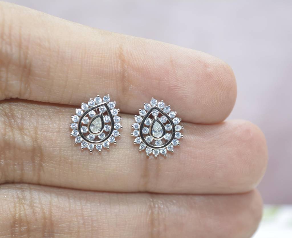 Dainty Drop Earrings : 1146