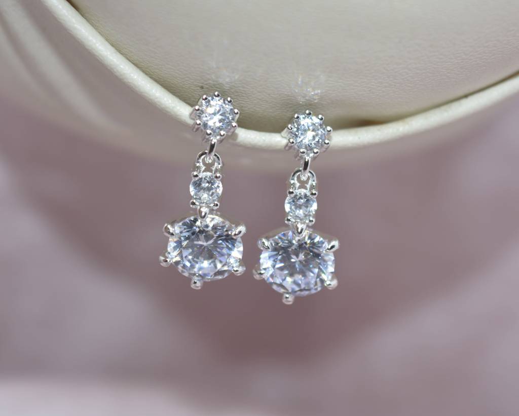 Threefold Elegance Earrings : 1162