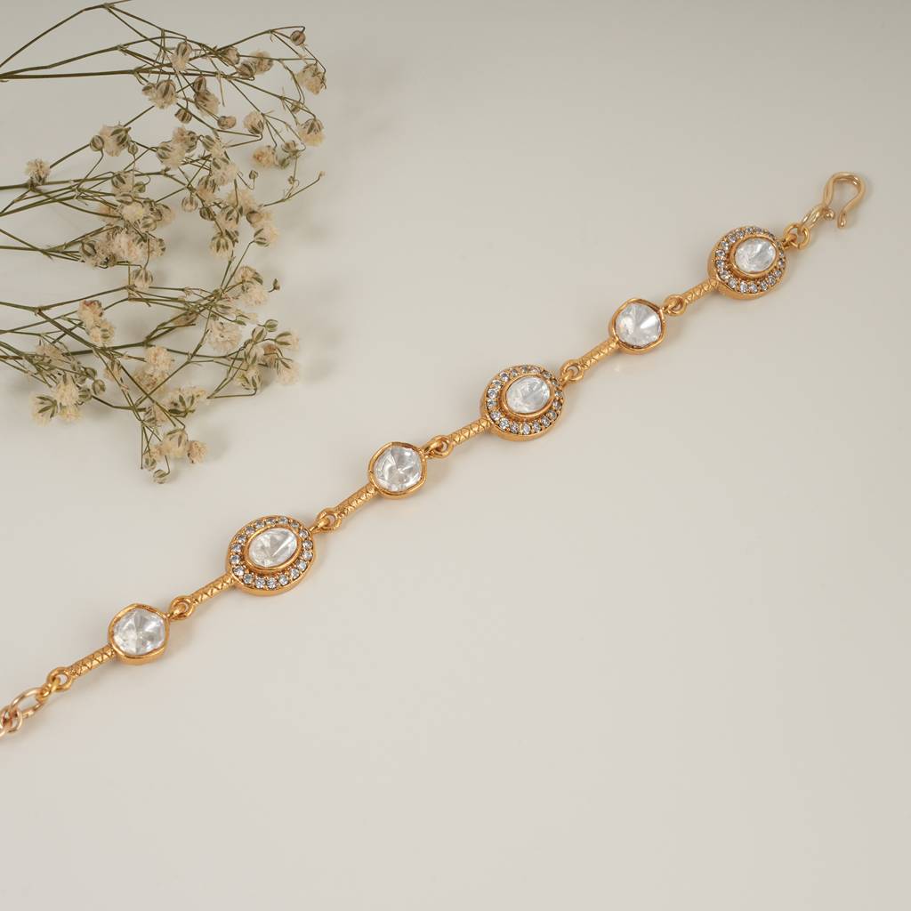 Beautiful Free Size Kundan Gold Plated Bracelet : SJ085