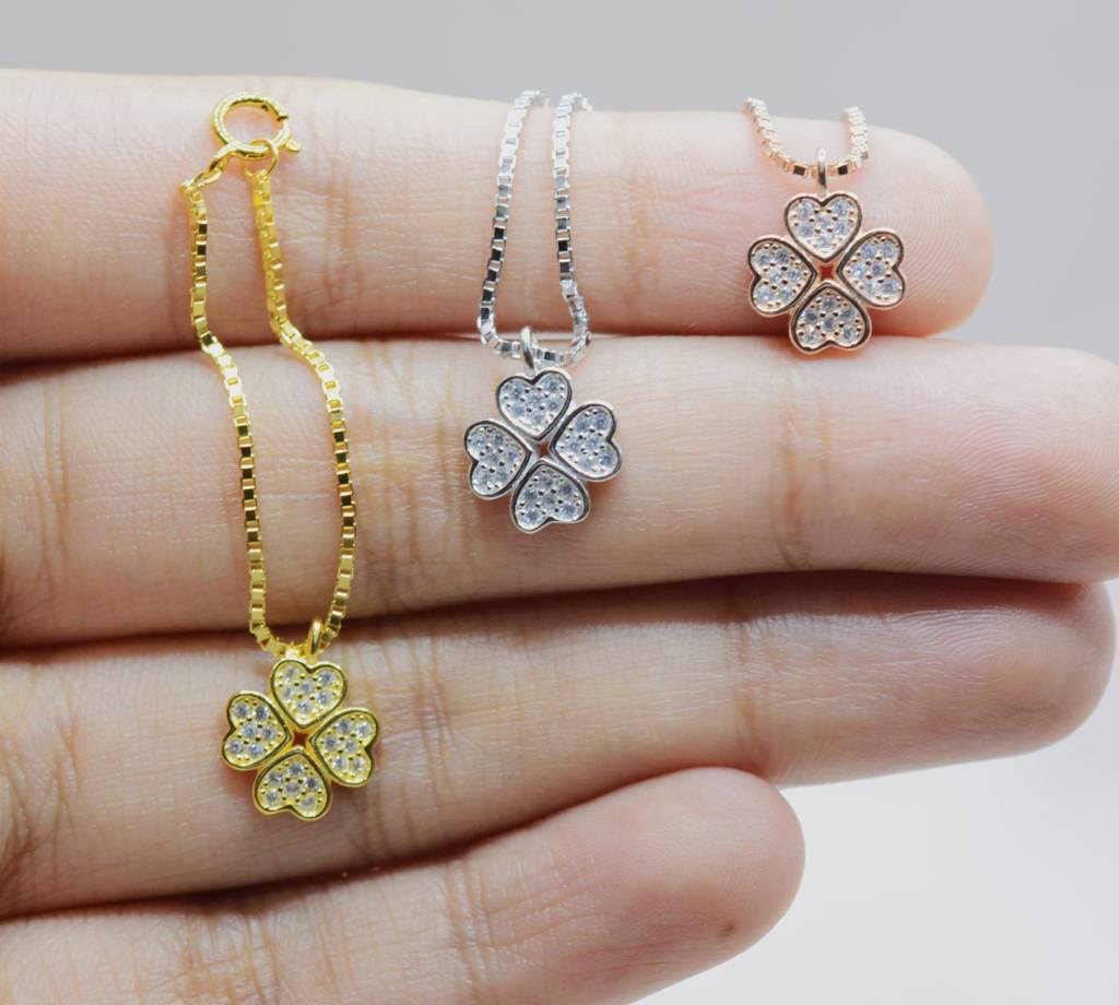 Lucky Four Leaf Flower Watch Charm : 1189