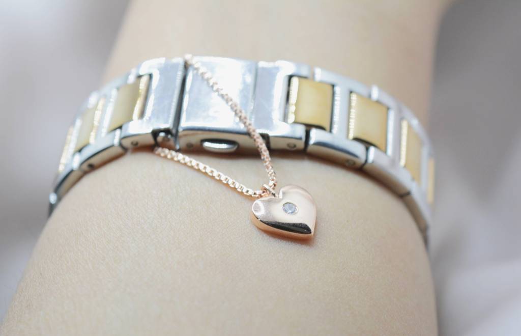 Blushing Heart Watch Charm : 1190