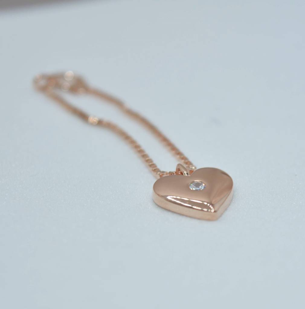 Blushing Heart Watch Charm : 1190