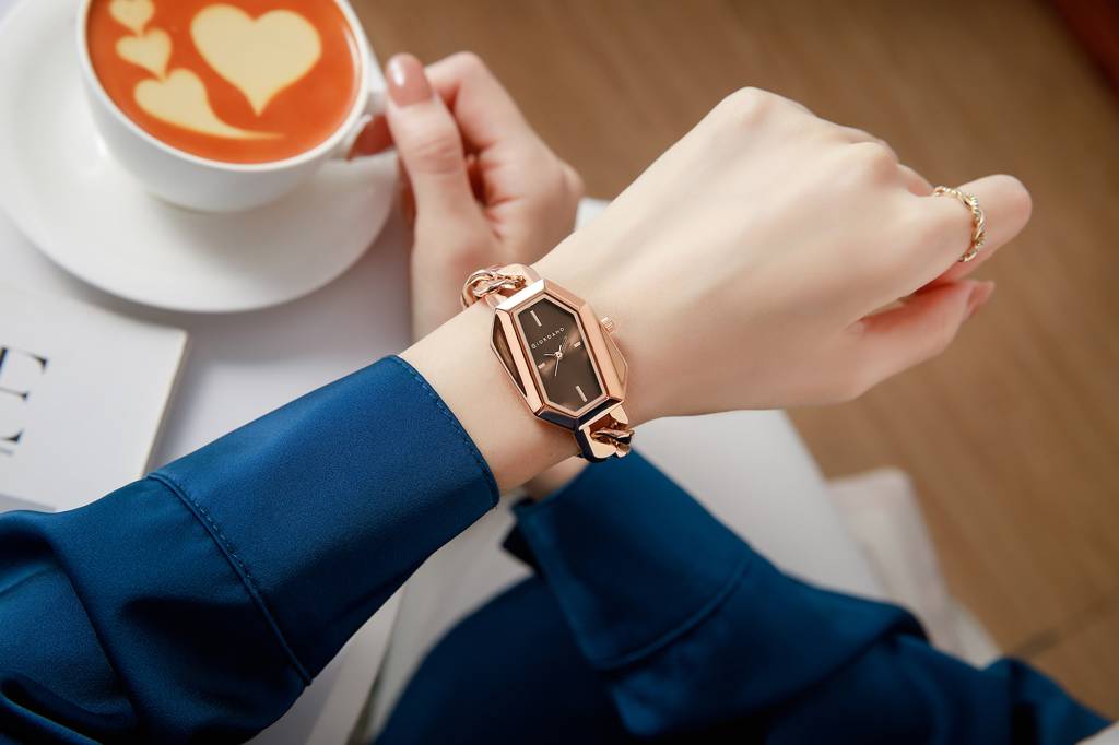 Giordano Stylish Analog Watch For Women Â Hexagon Dial, Trendy Chain Link Stainless Steel Strap, Elegant Dress : GZ-60122-11