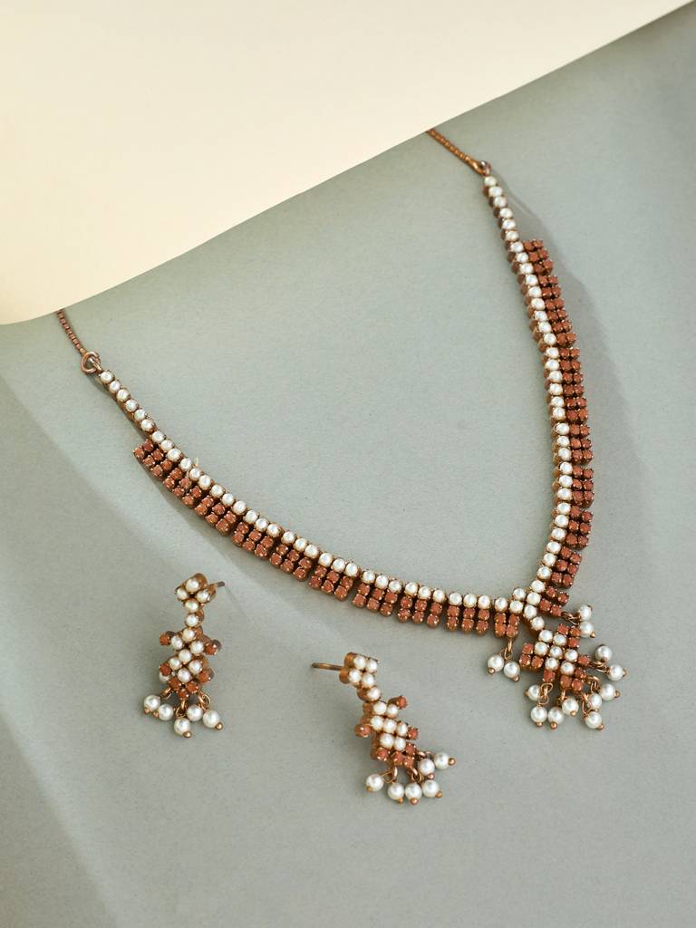 Pearl Necklace Set. : YI24A0013N
