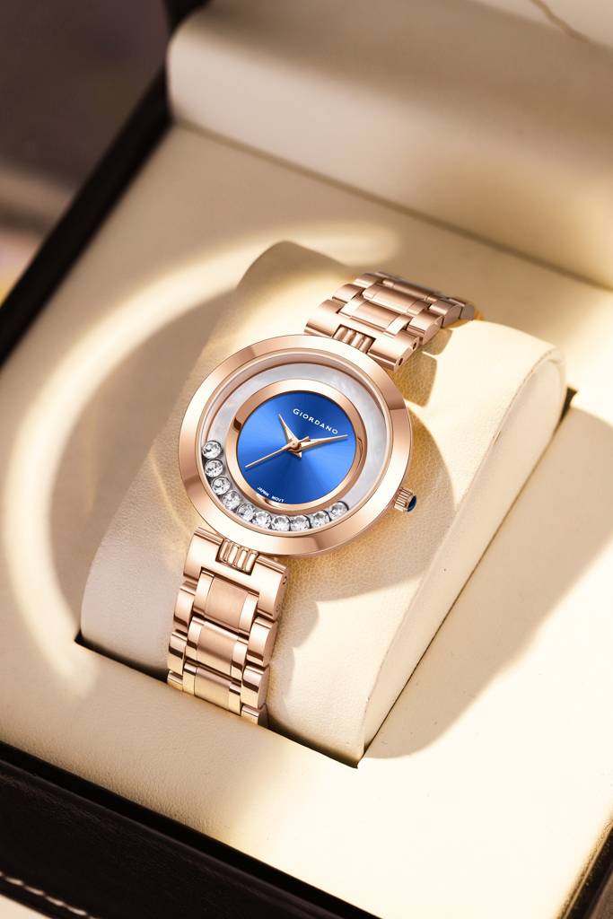 Giordano Dancing Diamonds Collection Analogue Watch For Women With Elegant Stainless Steel Strap And 3 Hand Mech : GZ-60083-44