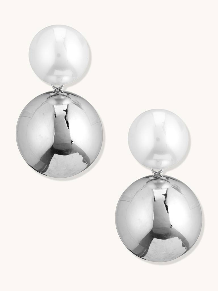 Classic Silver-Toned Pearl Earrings : YI24A0156E