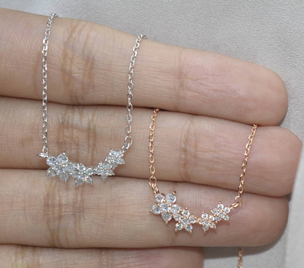 Graduated Floral Necklace : 1204