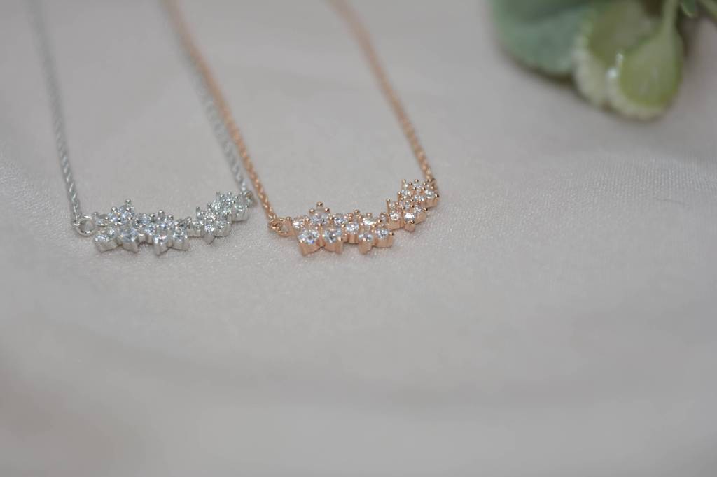 Graduated Floral Necklace : 1204