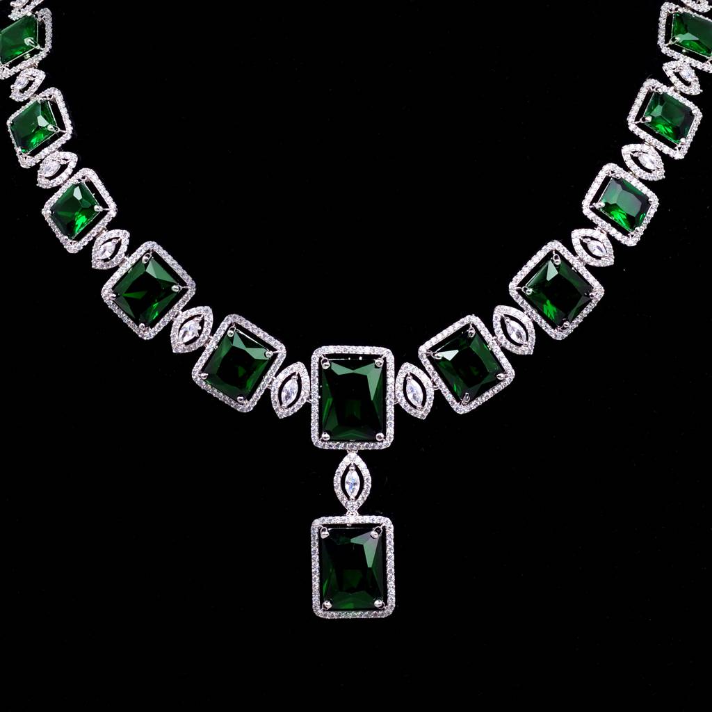 Big Emerald Stuuded Handcrafted Necklace Set With Earrings : SJNK1205