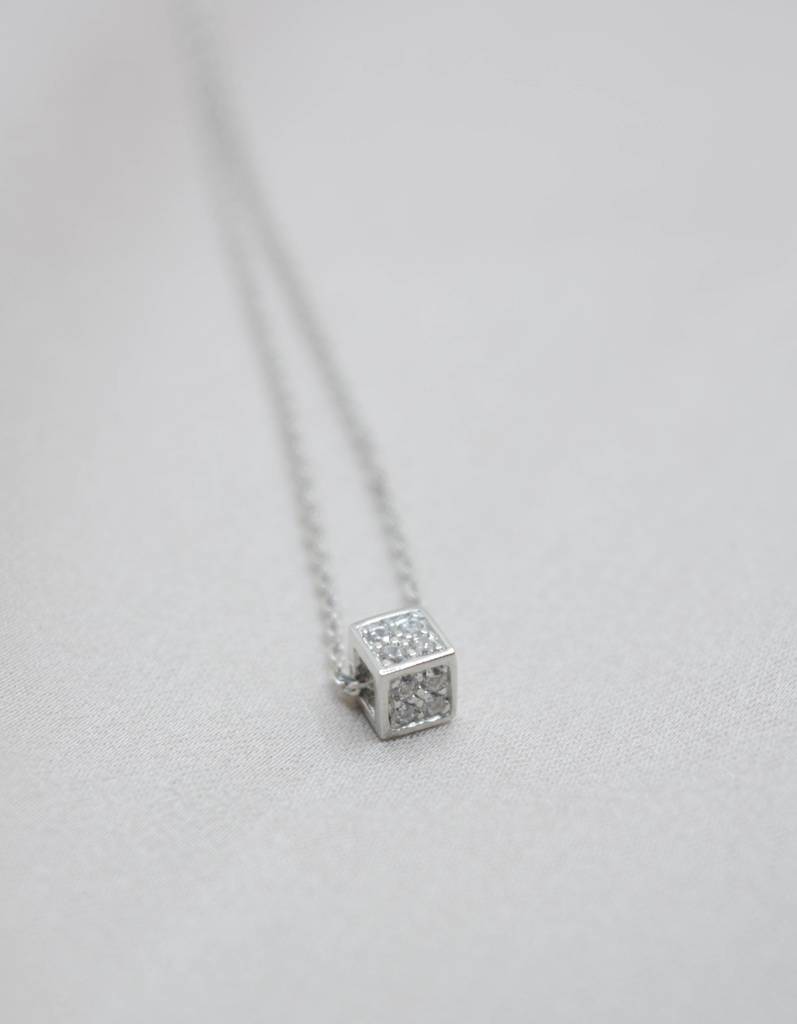 Dainty Square Pendant Necklace : 1213