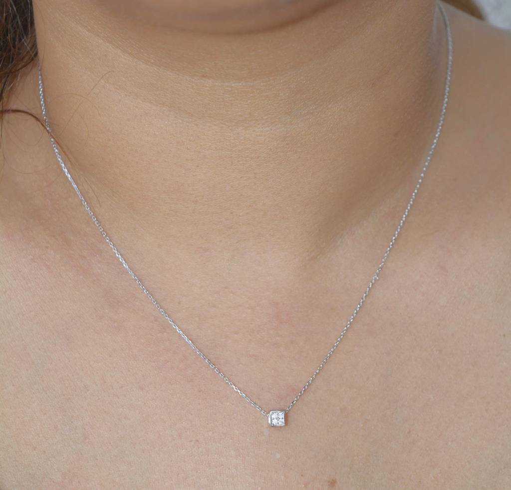 Dainty Square Pendant Necklace : 1213