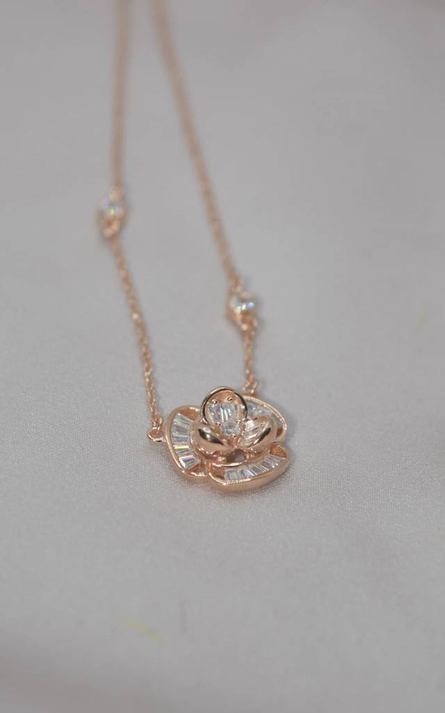 Petals Sparkle Necklace: 925 Silver Charm : 1215