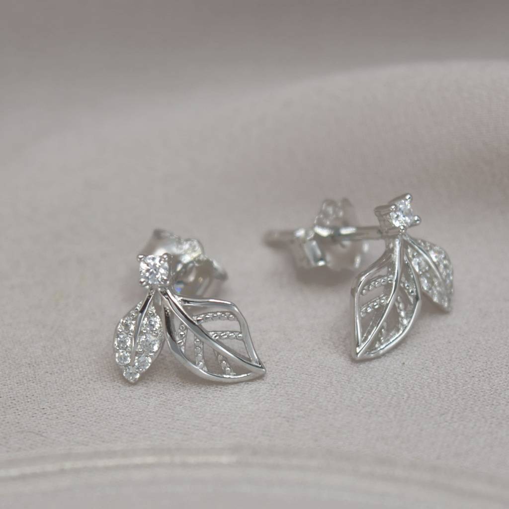 925 Silver Delicate Leaf Stud Earrings : 1256
