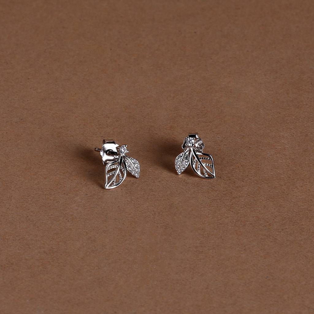 925 Silver Delicate Leaf Stud Earrings : 1256