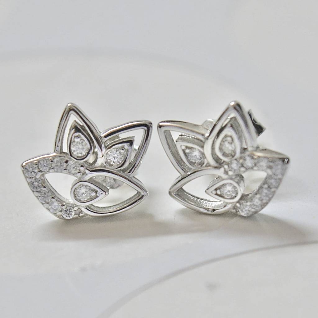 Intricate Lotus Stud Earrings In 925 Sterling Silver : 1261