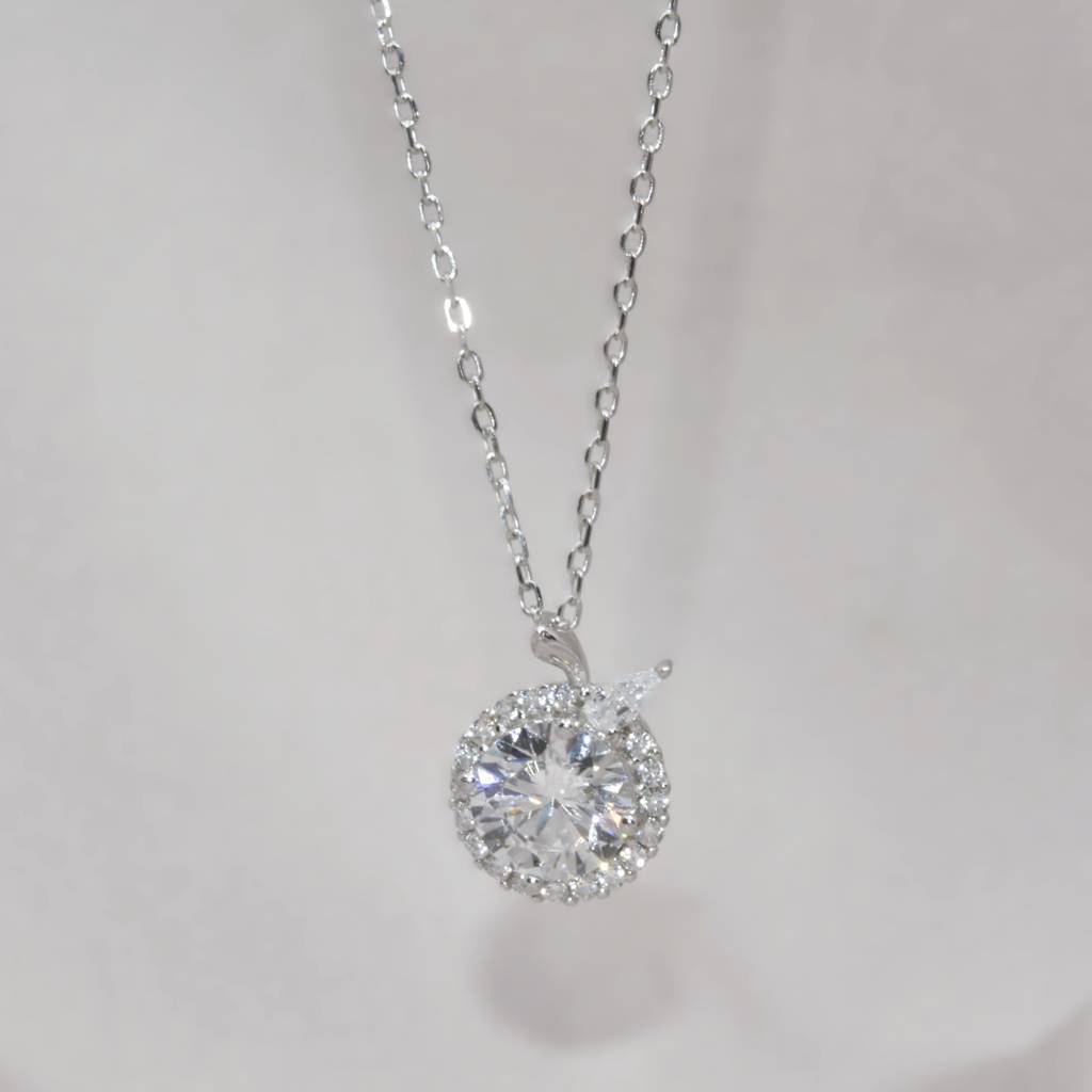 Elegant Diamond Like Halo Necklace For Women - 925 Silver Jewelry : 1277