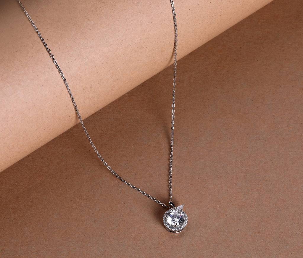 Elegant Diamond Like Halo Necklace For Women - 925 Silver Jewelry : 1277
