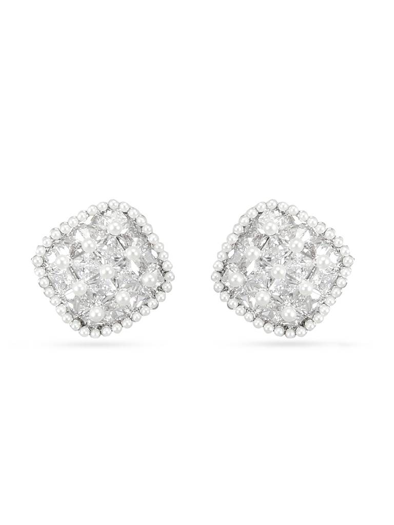 Sparkling Diamond Cut Stud Earrings : YI24A0130E
