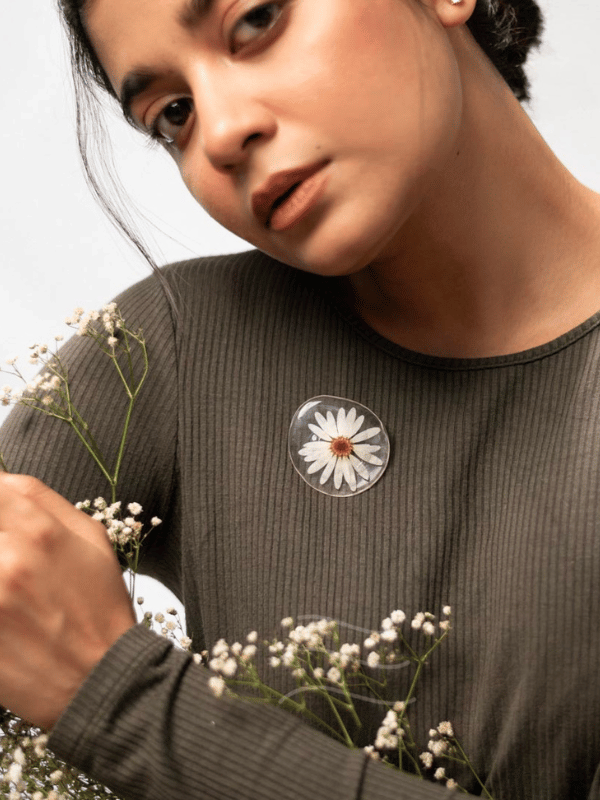 Dainty Daisy Pin : LA-PP-DD