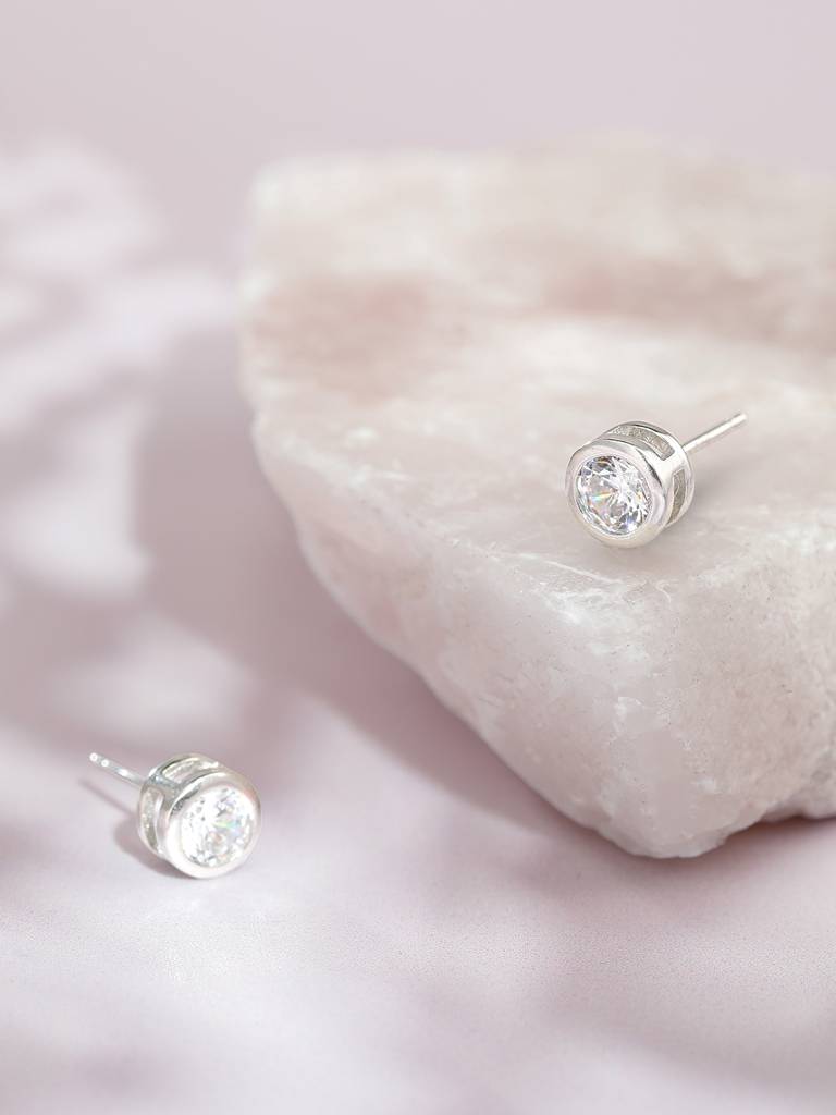 925 Sterling Silver Tops Round Bezel : AVER10005