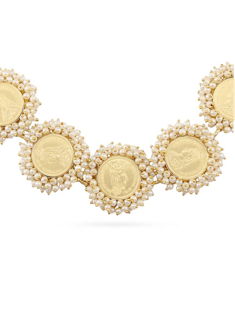 Elegant Pearl Beaded Circular Statement Necklace : YI24A0074N