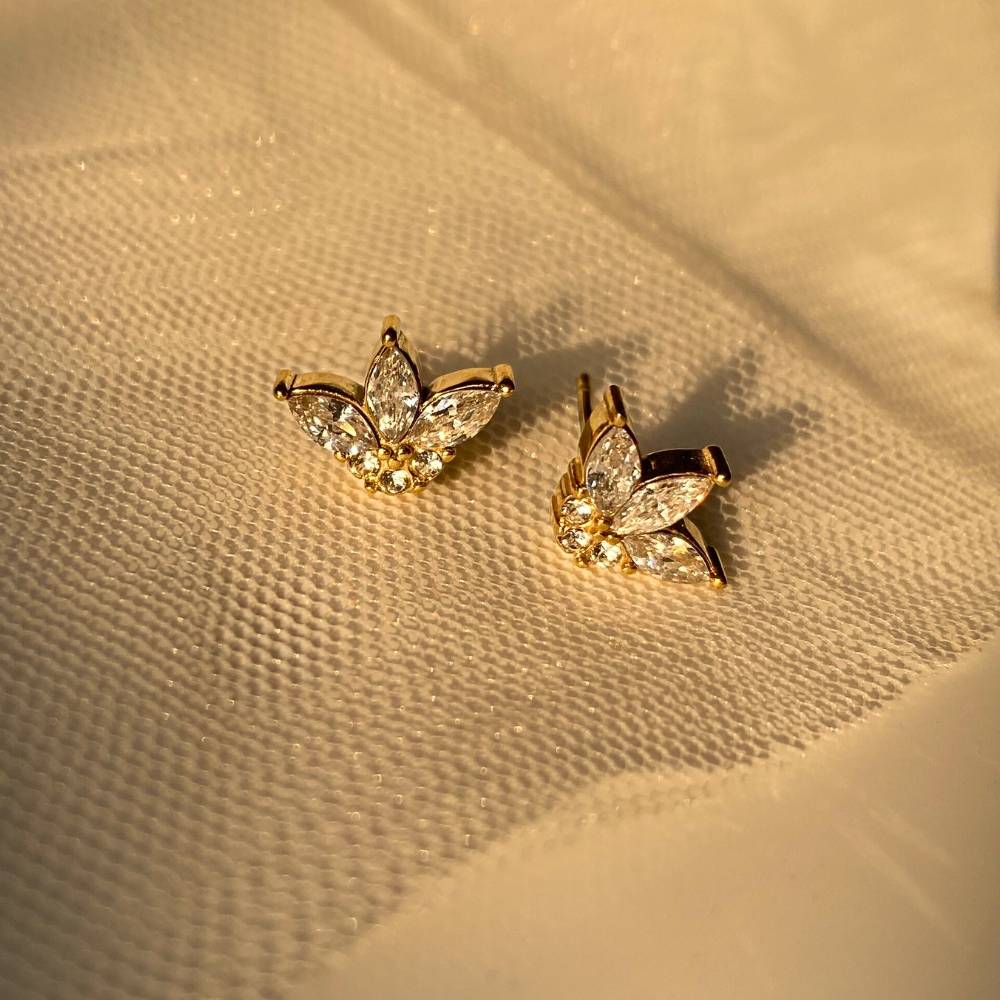 18Kt Gold Plated Dainty Piercing Inlaid Flower Zircon Stud Earring, Dora : INDORA