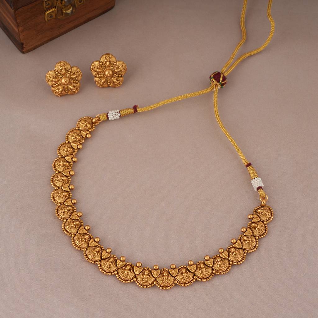Cute Antique Gold Plain Maa Lakshmi Necklace Set : SJ102