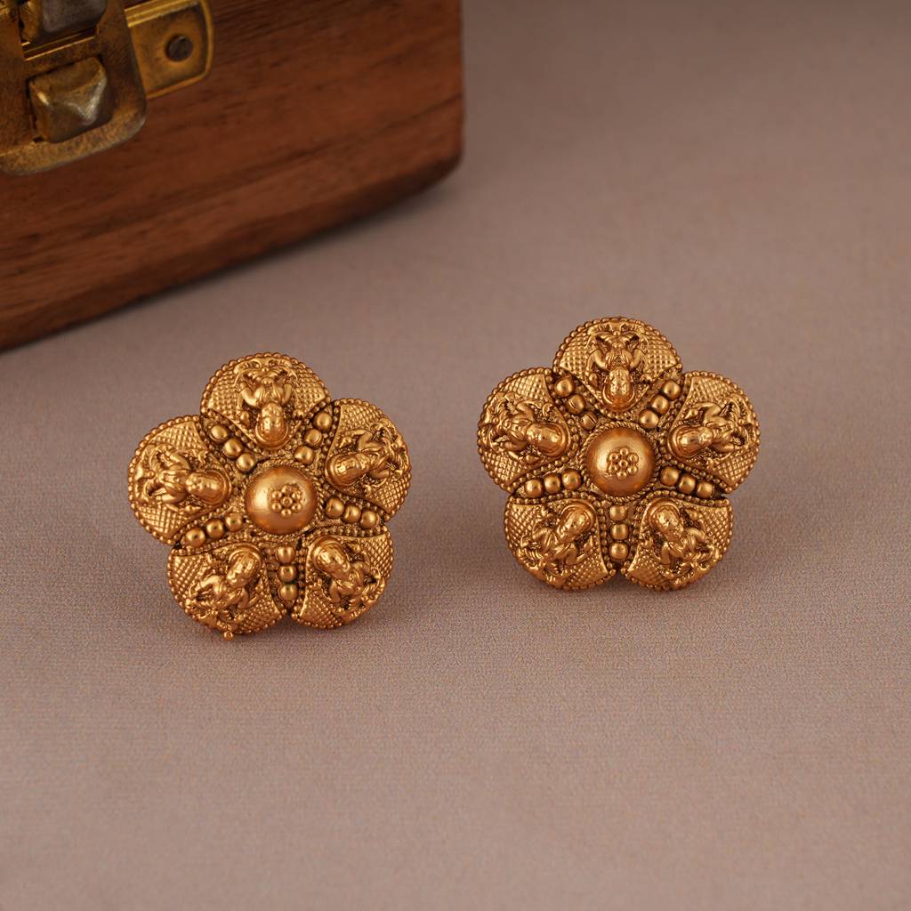 Cute Antique Gold Plain Maa Lakshmi Necklace Set : SJ102