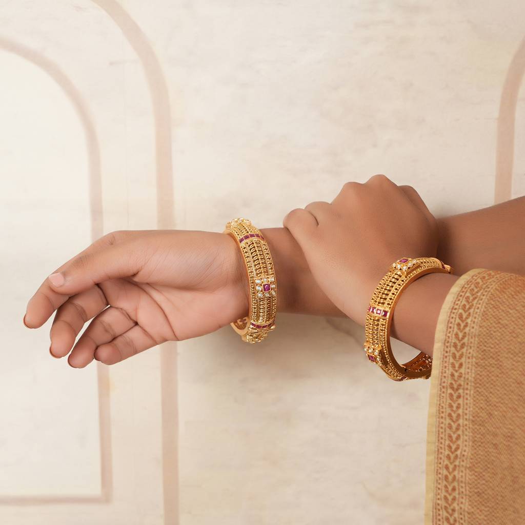 Stunning Antique Gold Stone Openable Bangle Set : SJ078
