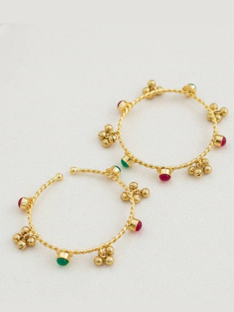 Set Of 2 Gold-Plated Stone-Studded Bangles : VI25BC100034
