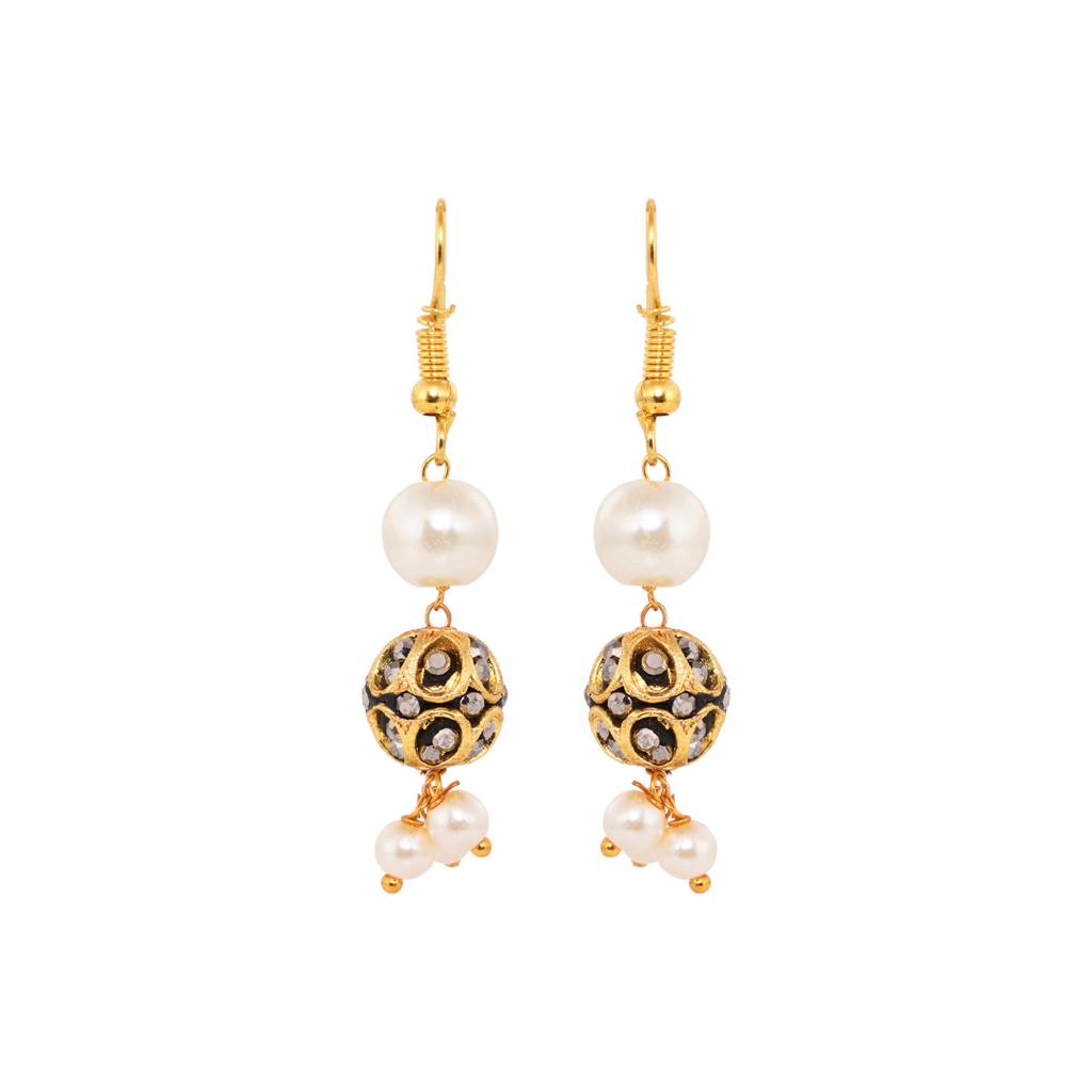 Gold Toned Pearls Beaded Jewellery Set With Matching Earrings : SJNK1391