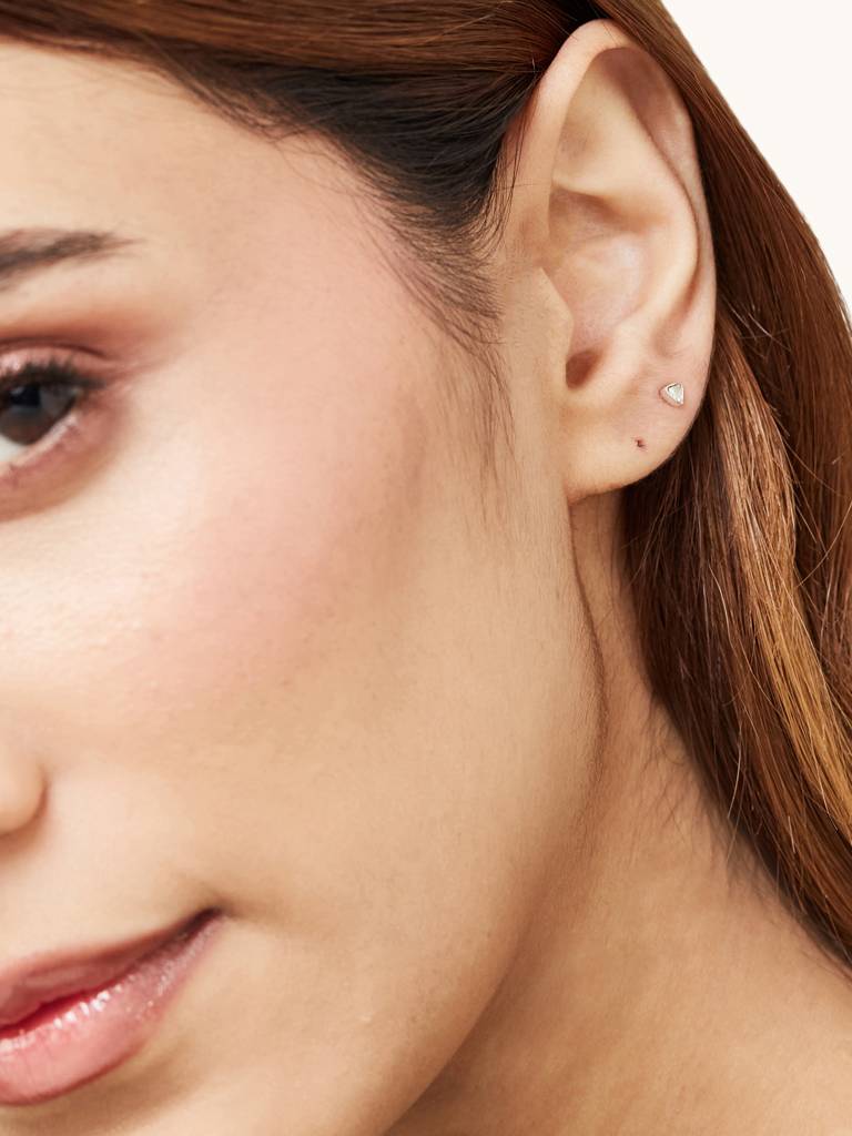 Trillion Round Flatback Earring : PEER76