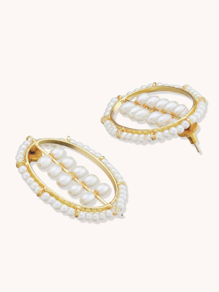 Stunning Oval Shaped Pearl Earrings : YI24A0143E