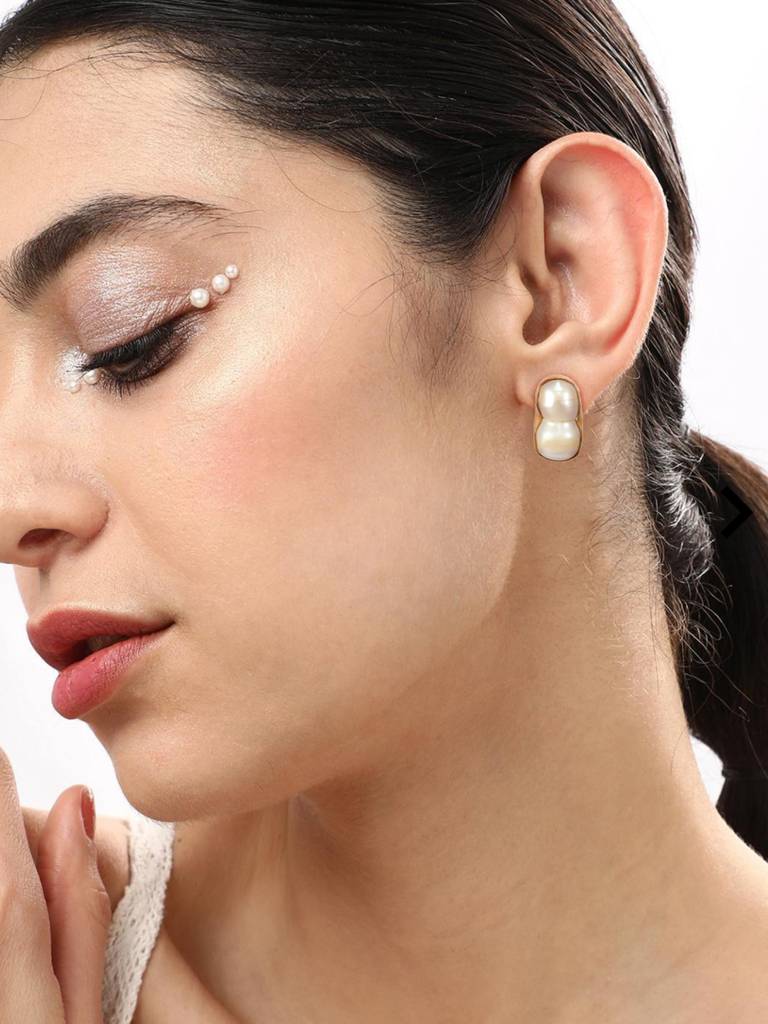 Pearl Studded Gold Stud Earrings : YI24A0045E