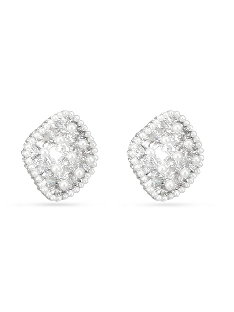 Sparkling Diamond Cut Stud Earrings : YI24A0130E