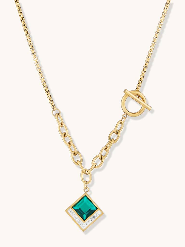 Gold-Toned Geometric Pendant Necklace : YI24A0144N