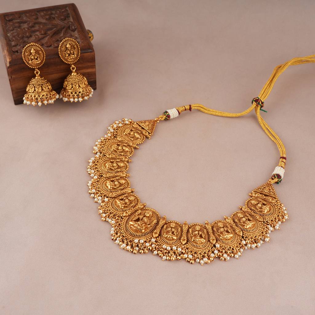Royal Antique Gold Maa Lakhsmi Pearl Drop Necklace Set With Earring I Temple Jewellery : SJ092
