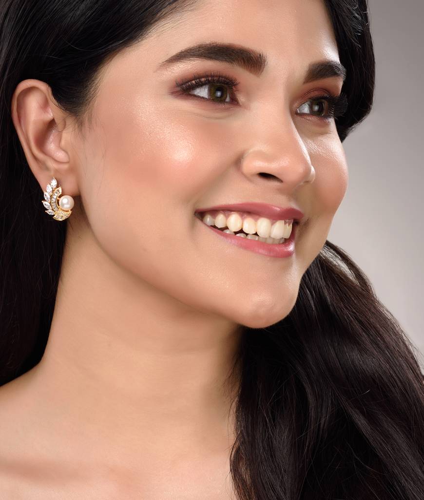 Gold Plated White Ad & Pearl Studded Studs Earrings : SJER1461