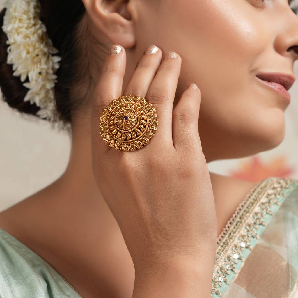 Royal Antique Bold Antique Gold Plated Finger Ring : SJ117