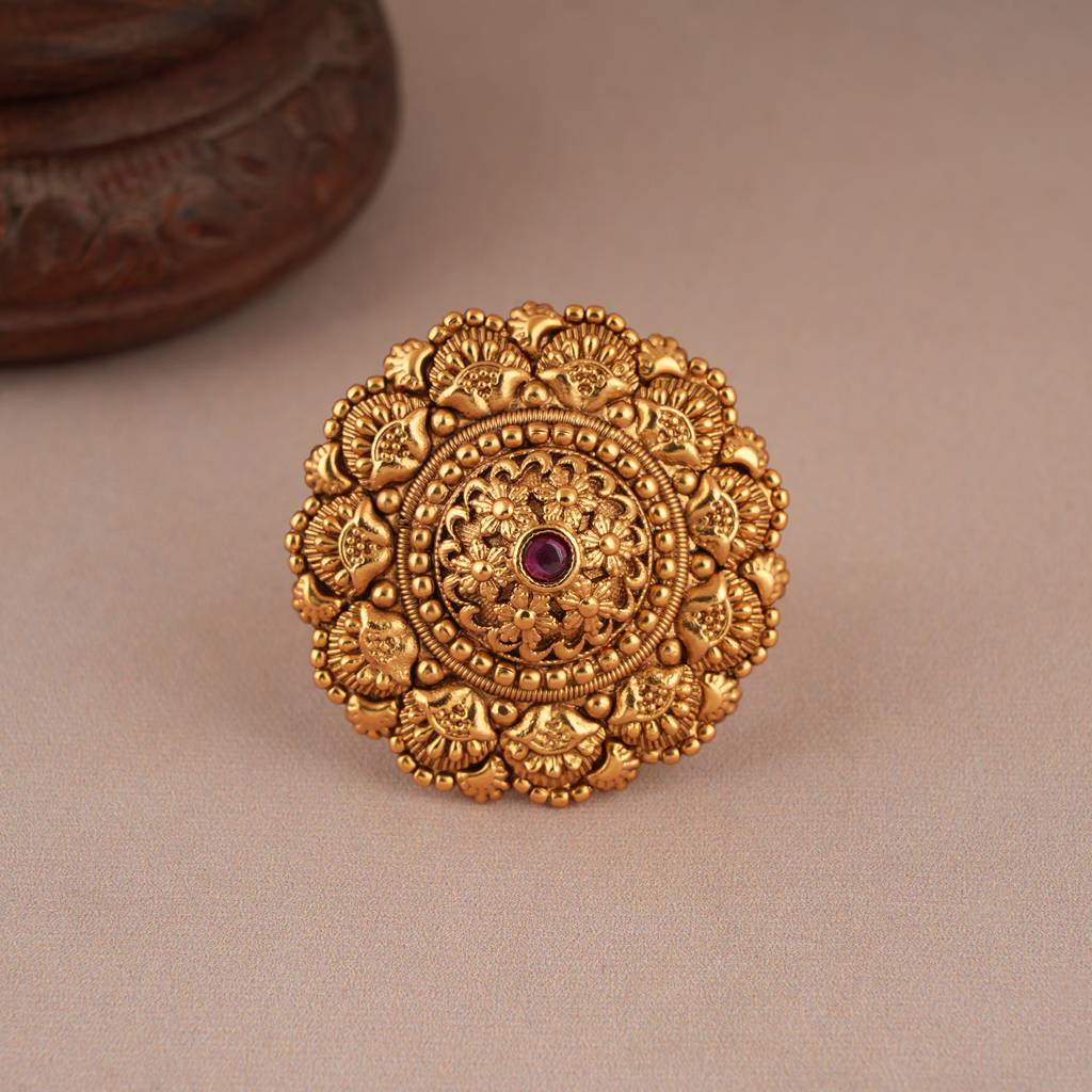 Bold Antique Gold Carving Finger Ring : SJ116