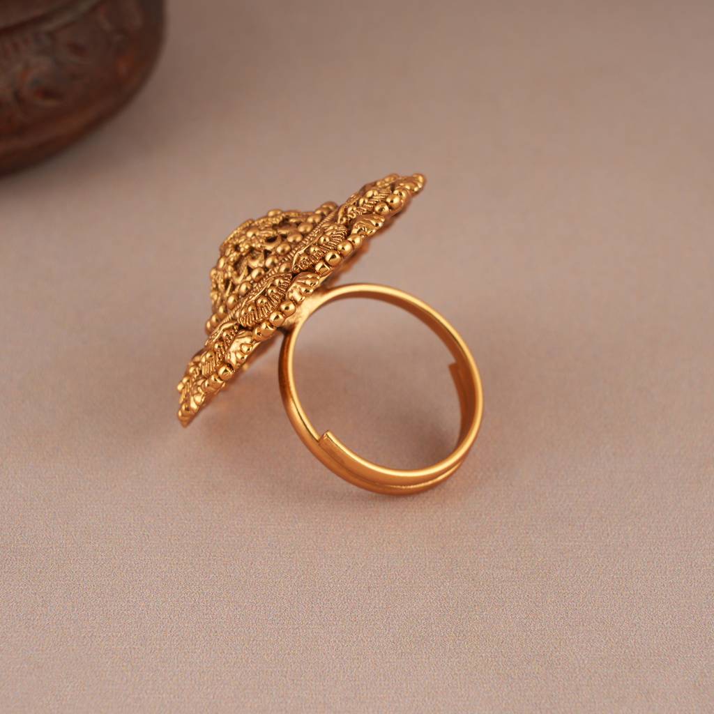 Bold Antique Gold Carving Finger Ring : SJ116