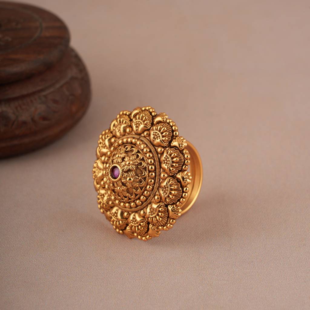 Bold Antique Gold Carving Finger Ring : SJ116