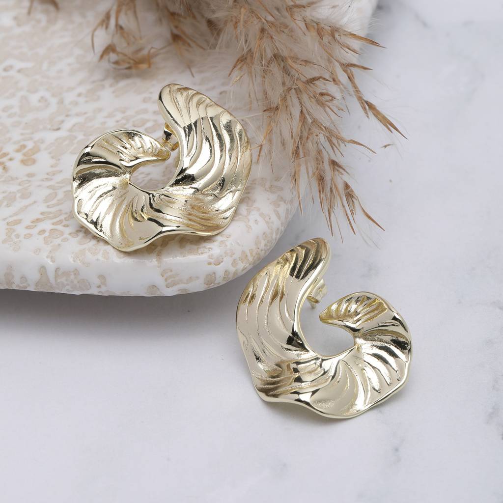 Bold Bloom 18K Gold Plated Earrings : DaisyDream18KGoldPlatedEarrings