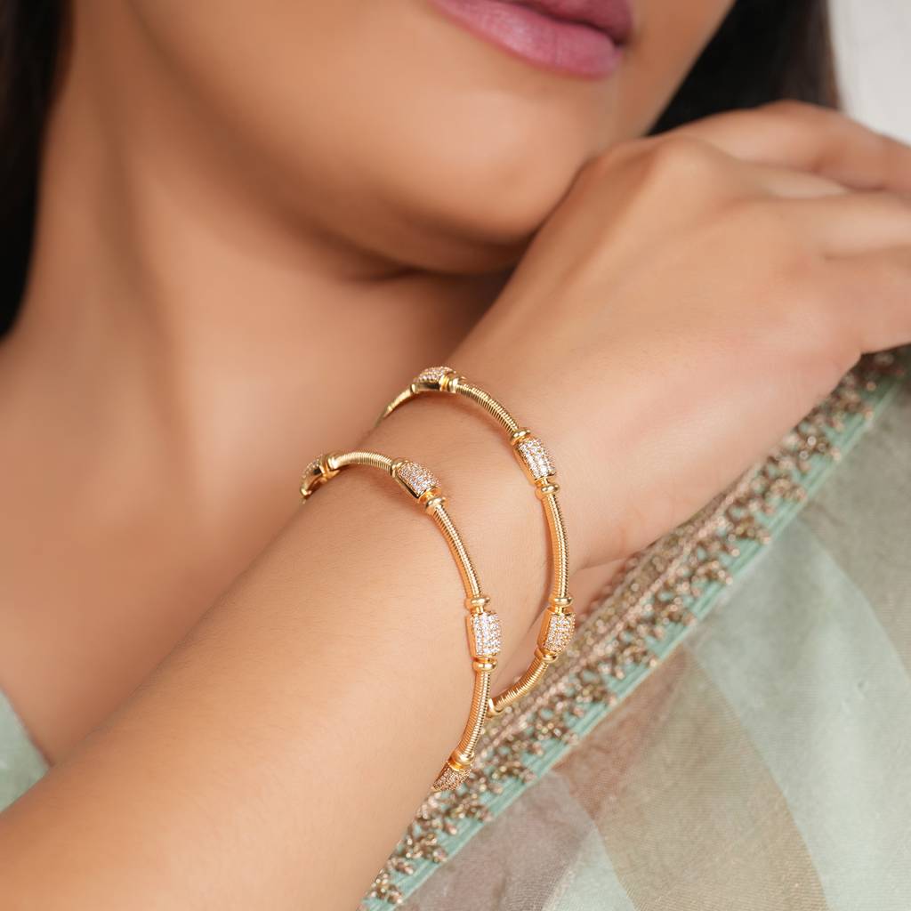 Stunning Antique Gold Spiral Diamond Bangle Set : SJ193