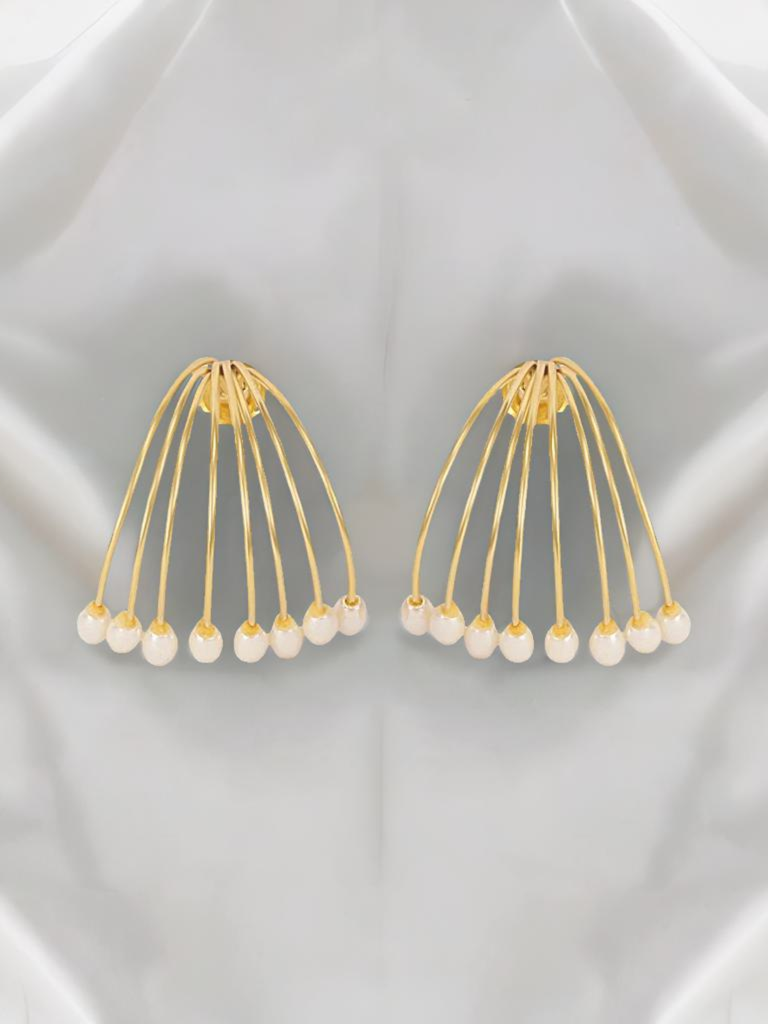 Pearl Glided Golden Drop Earrings : YI24A0039E